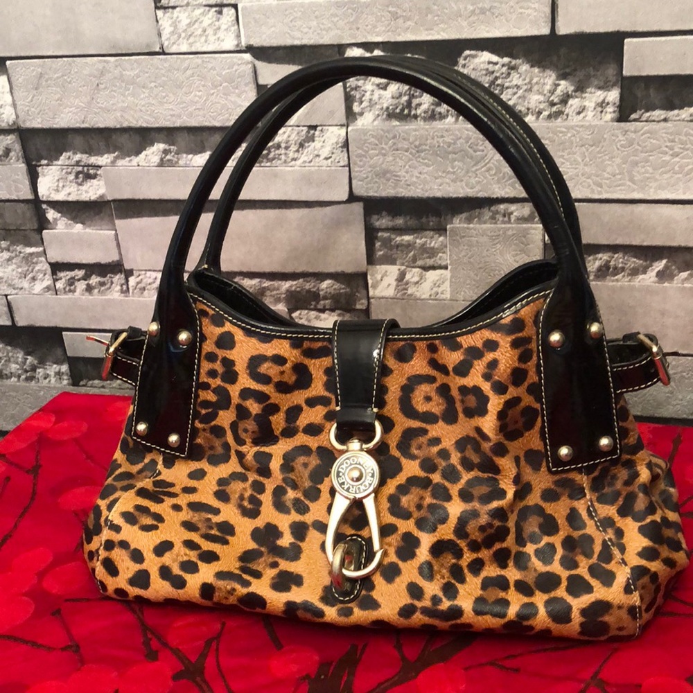 Dooney & Burke medium logo lock satchel - leopard